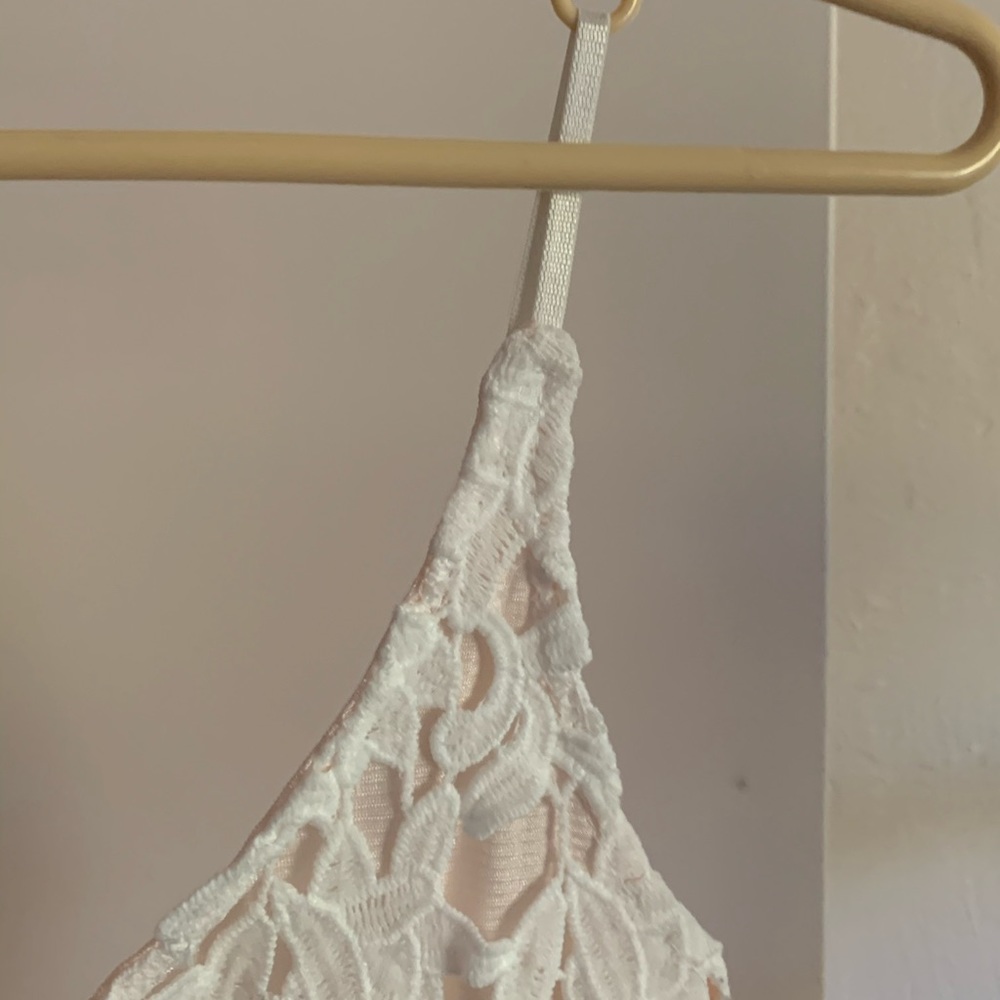 High-Low Lace Dress - Picture 8 of 9